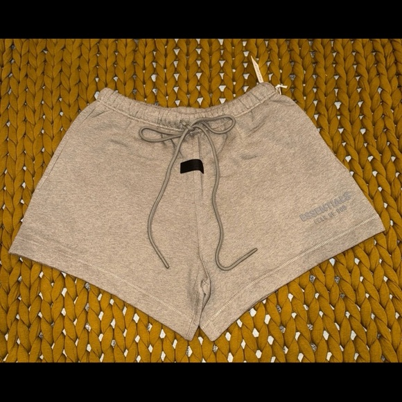Essentials Fear of God Heather Gray T-Shirt and Shorts Set - Picture 8 of 11